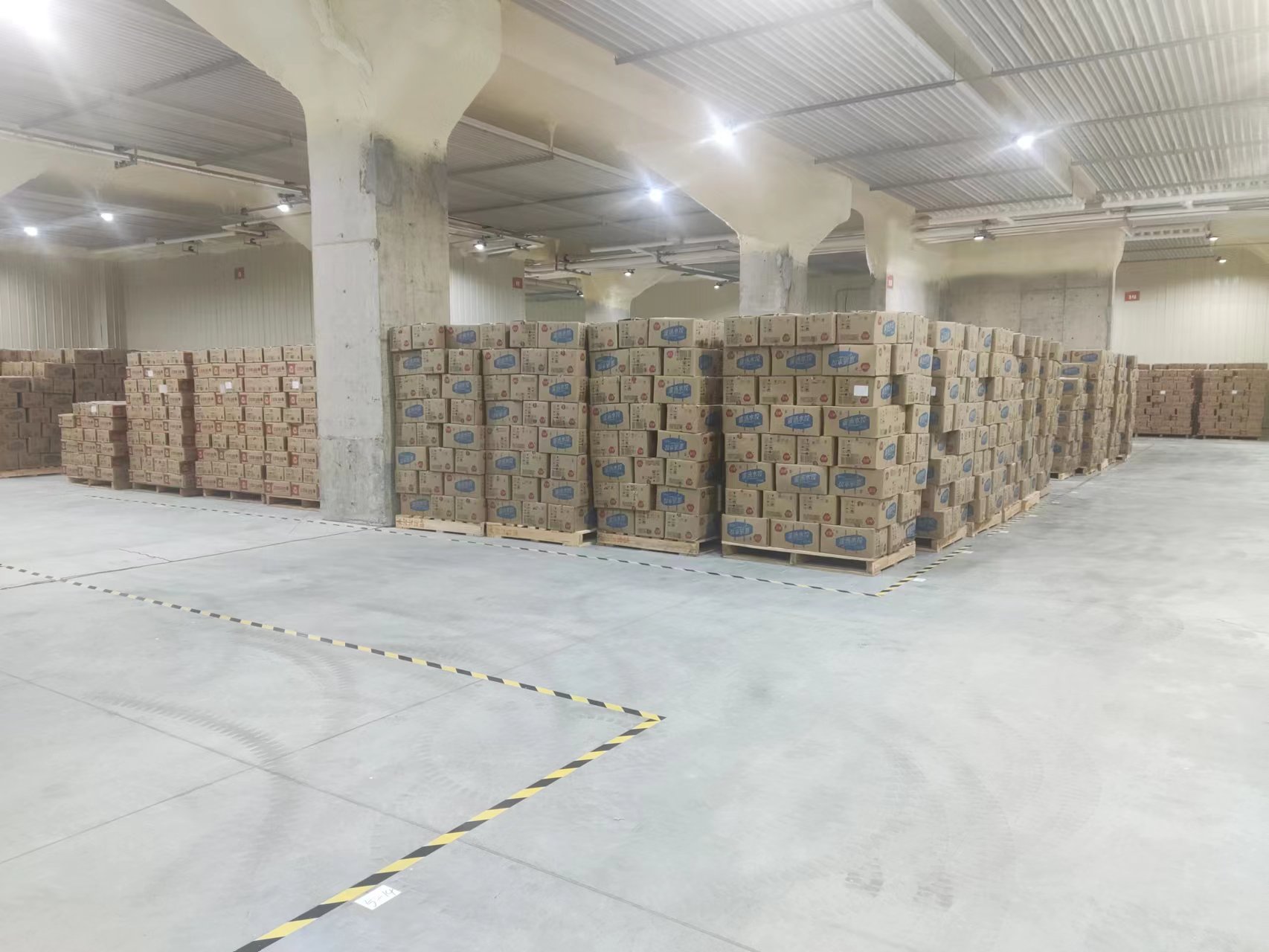 領鮮冷鏈攜手食品企業，提供專業冷凍倉儲服務，助力酒店用品高效配送